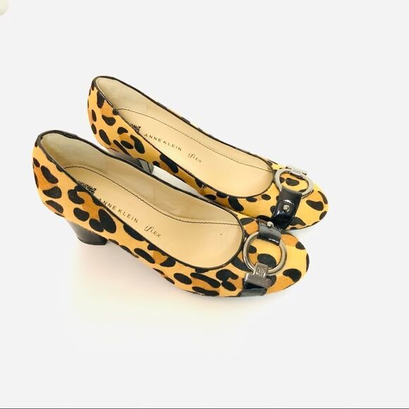 Anne Klein 'Fielding' Cheetah Print Leather Round Toe Heels - Picture 7 of 14